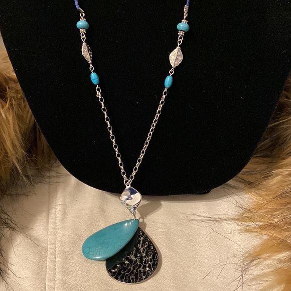 Christopher & Banks cj banks necklace #383 - Picture 2 of 4